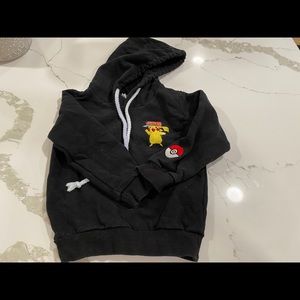 🍀NWOT Pokémon sweat shirt